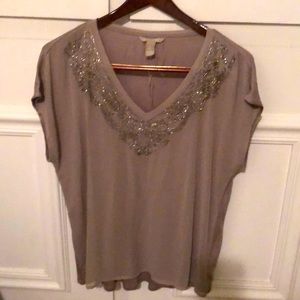 Banana republic beaded t shirt. Taupe color XL